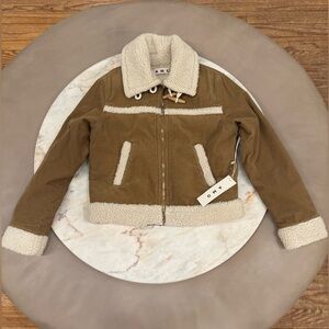 AMO shearling jacket corduroy in Cumin
